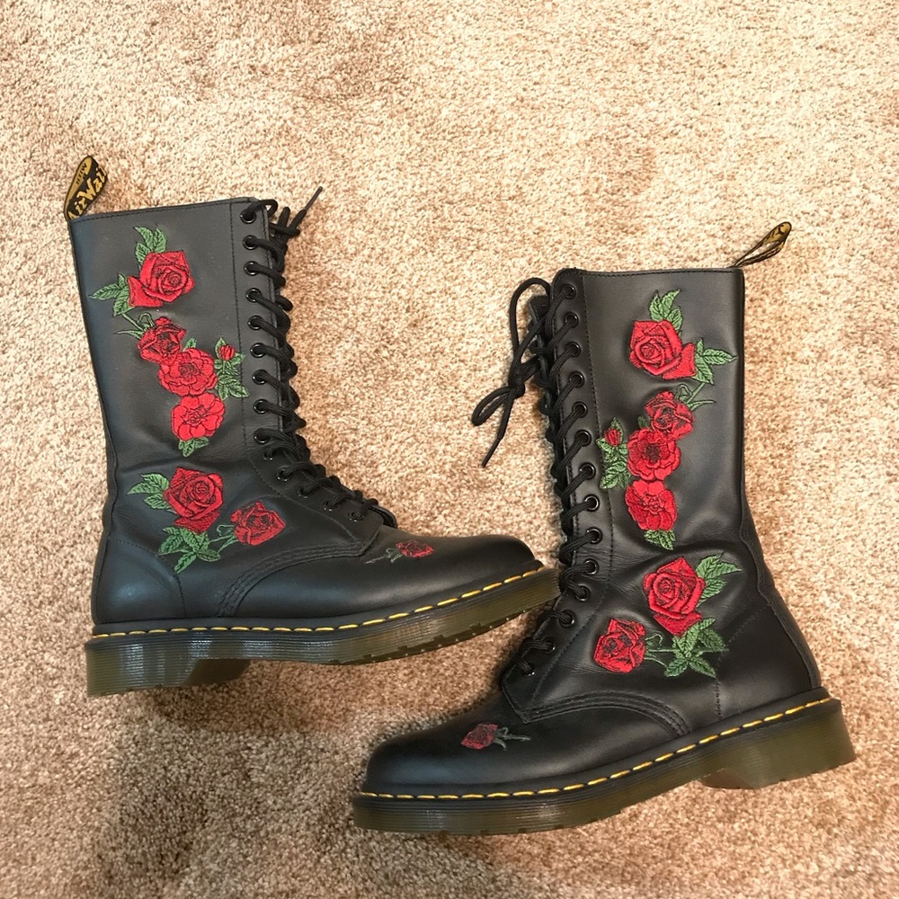 Dr. Martens 14 eye Vonda Leather Rose Boots